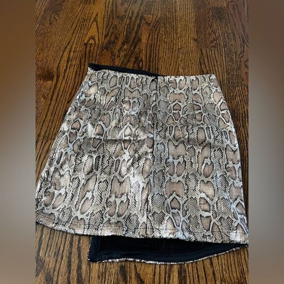 Zara size small Snake Print Gold Sequin Mini Ruched Micro Skirt - Picture 4 of 6
